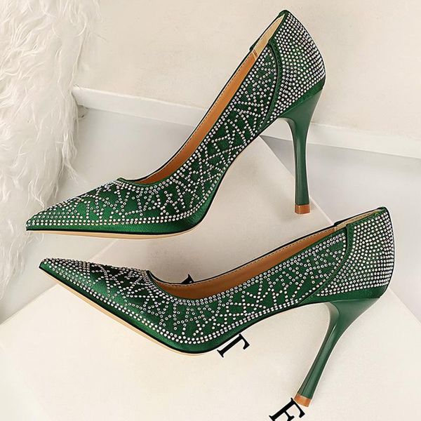 dress shoes 2021 women 9.5cm high heels scarpins crystal glitter pumps lady wedding green burgundy fetish satin valentine, Black
dress shoes 2021 women 9.5cm high heels scarpins crystal glitter pumps lady wedding green burgundy fetish satin valentine, Black