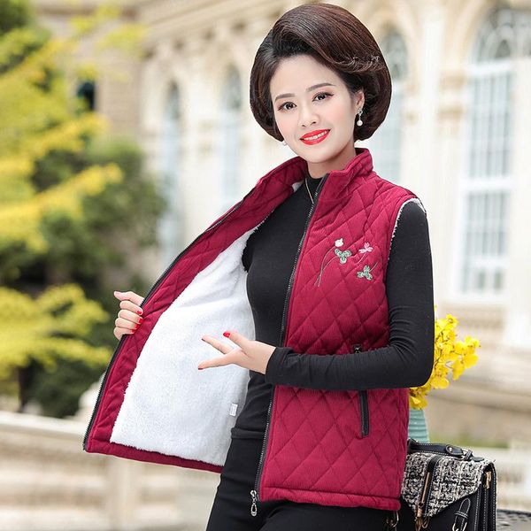 women's vests 2021 velvet vest women warm thick waistcoat female sleeveless coat 5xl plus size mother zipper outerwear autumn, Black;white
women's vests 2021 velvet vest women warm thick waistcoat female sleeveless coat 5xl plus size mother zipper outerwear autumn, Black;white