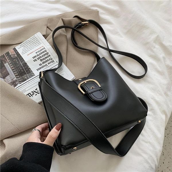 cross body retro ladies handbags 2021 autumn and winter trendy fashion all-match messenger bag women's shoulder bucket
cross body retro ladies handbags 2021 autumn and winter trendy fashion all-match messenger bag women's shoulder bucket