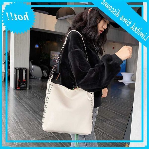 fashion large chain handbags new elegant shoulder women luxury rivet handbag leather ladies crossbody messenger bag
fashion large chain handbags new elegant shoulder women luxury rivet handbag leather ladies crossbody messenger bag