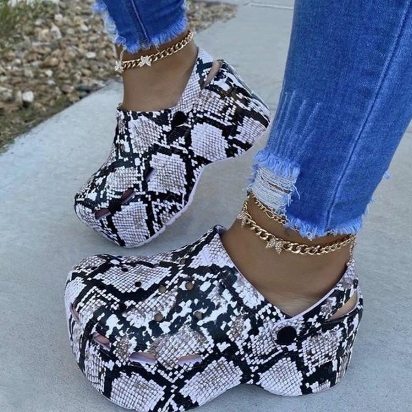 2021 autumn woman shoes new hole slippers high heel sandals fashion outdoor ins beach shoes plus size 42, Black
2021 autumn woman shoes new hole slippers high heel sandals fashion outdoor ins beach shoes plus size 42, Black
