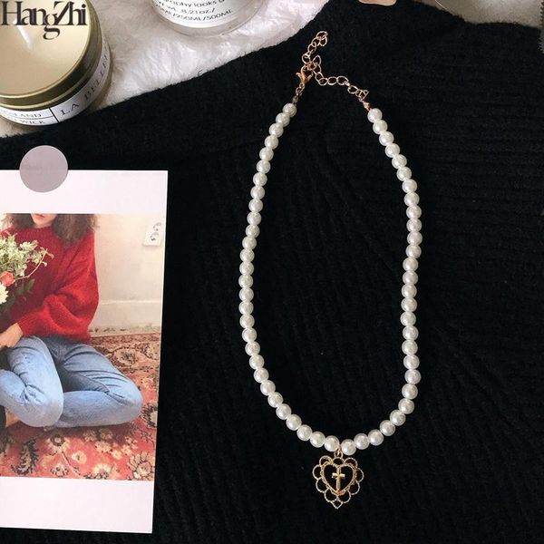 chokers hangzhi 2021 vintage pearl necklace hollow out metal lace heart cross pendant choker collar for women jewelry gothic, Golden;silver
chokers hangzhi 2021 vintage pearl necklace hollow out metal lace heart cross pendant choker collar for women jewelry gothic, Golden;silver