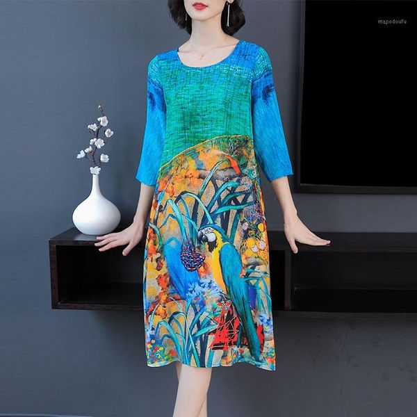 holiday beach dress women loose faux silk plus size vestidos 2020 elegant retro parrot floral printed robe ladies dress spring1, Black;gray
holiday beach dress women loose faux silk plus size vestidos 2020 elegant retro parrot floral printed robe ladies dress spring1, Black;gray