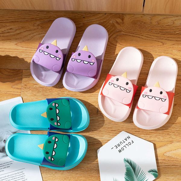frh 2021 cartoon little children's lovely women's wear outside baby's household indoor cool slippers, Black;red
frh 2021 cartoon little children's lovely women's wear outside baby's household indoor cool slippers, Black;red