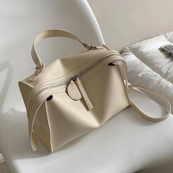 cross body simple solid color luxury fashion women small crossbody shoulder bags 2021 spring pu leather handbags and purse
cross body simple solid color luxury fashion women small crossbody shoulder bags 2021 spring pu leather handbags and purse