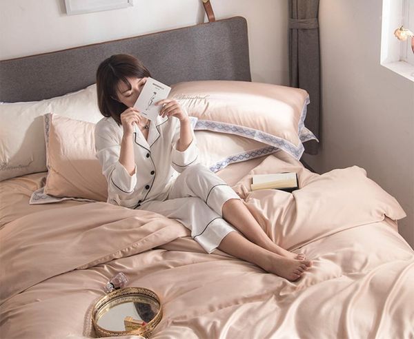 bed linings bedding set bedclothes flat bed sheet quilt cover pillowcase full king size bedroom home textile silk fashion1
bed linings bedding set bedclothes flat bed sheet quilt cover pillowcase full king size bedroom home textile silk fashion1