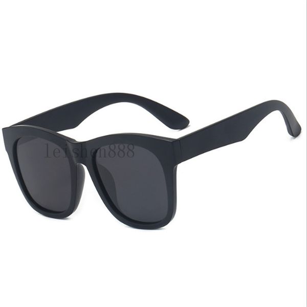 2020 new fashion lightweight square polarized sunglasses for men and women trend large frame sunshade mirror for women street trip sunglass, White;black
2020 new fashion lightweight square polarized sunglasses for men and women trend large frame sunshade mirror for women street trip sunglass, White;black