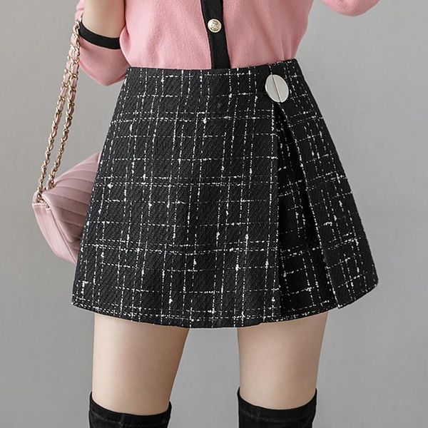 2020 autumn winter tweed skirt shorts vintage high waist black wide leg shorts women plus size casual ladies femme, White;black
2020 autumn winter tweed skirt shorts vintage high waist black wide leg shorts women plus size casual ladies femme, White;black