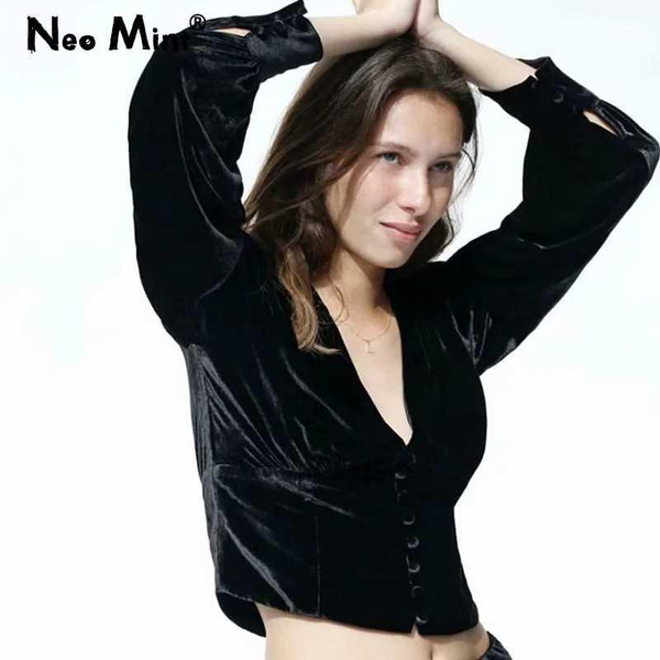 autumn 2020 velvet button shirt women ins high street fashion long sleeve blouses shirts elegant ladies cropped blusas tees1, White
autumn 2020 velvet button shirt women ins high street fashion long sleeve blouses shirts elegant ladies cropped blusas tees1, White