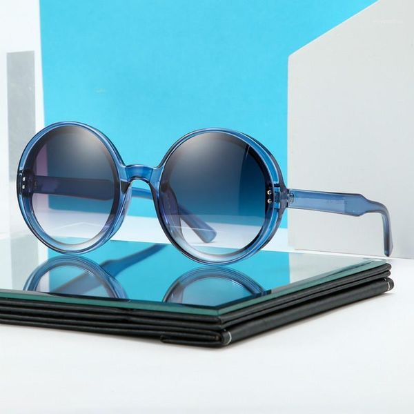 retro classic vintage round sunglasses men brand designer sun glasses women big frame black lens eyewear shopping party travel1, White;black
retro classic vintage round sunglasses men brand designer sun glasses women big frame black lens eyewear shopping party travel1, White;black