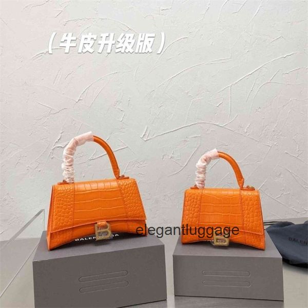 women handbags handbags 2022 designer balencaigs bags half moon metal b-shaped pull ring fashion trend single messenger hourglass bag
women handbags handbags 2022 designer balencaigs bags half moon metal b-shaped pull ring fashion trend single messenger hourglass bag