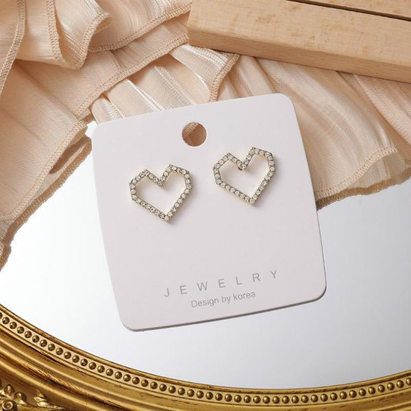 stud 2021 korean fashion simple versatile earrings small fresh hollowed out love female jewelry, Golden;silver
stud 2021 korean fashion simple versatile earrings small fresh hollowed out love female jewelry, Golden;silver