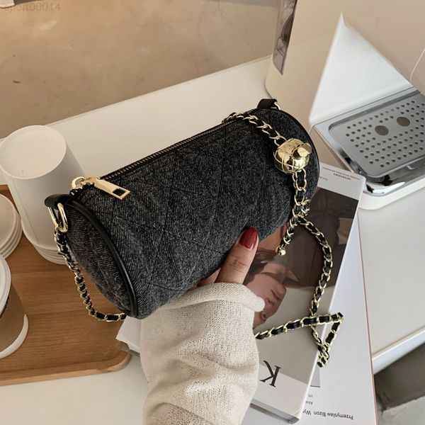 cylindrical small messenger autumn and winter new style chain ladies shoulder fashion female bag, Red;black
cylindrical small messenger autumn and winter new style chain ladies shoulder fashion female bag, Red;black