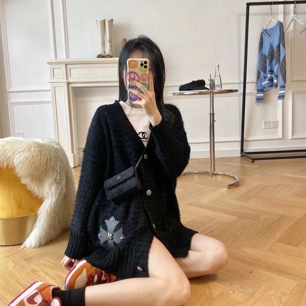 20s autumn new heavy industry ch crow cross piece leather embroidery cardigan coat loose trend ins, White;black
20s autumn new heavy industry ch crow cross piece leather embroidery cardigan coat loose trend ins, White;black