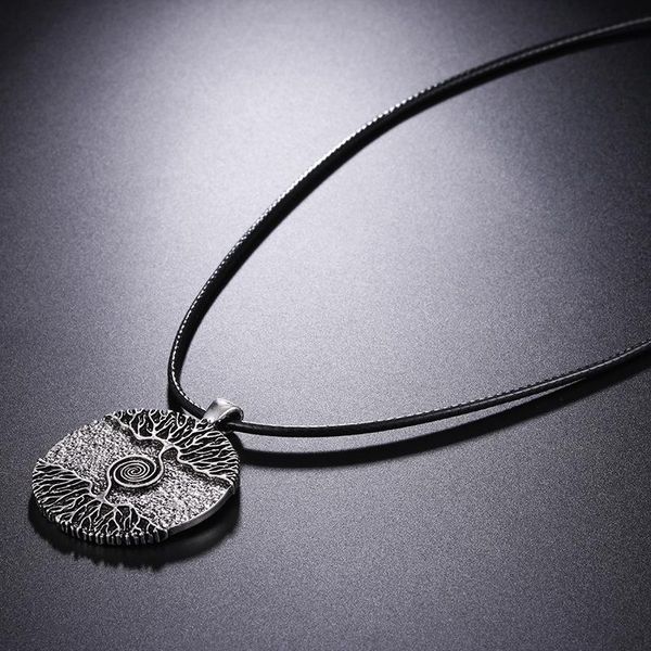 vikings amulet древо жизни круглый серебряный цвет большое кулон ожерелье из нержавеющей стали цепи ожерелье norse викинг ювелирные изделия
vikings amulet древо жизни круглый серебряный цвет большое кулон ожерелье из нержавеющей стали цепи ожерелье norse викинг ювелирные изделия