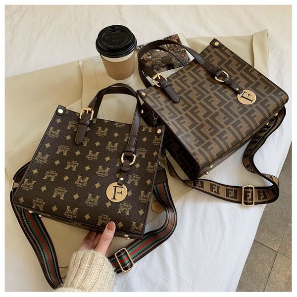 76% off women's letter printing messenger shopping texture single shoulder diagonal bag large capacity portable tote bag
76% off women's letter printing messenger shopping texture single shoulder diagonal bag large capacity portable tote bag