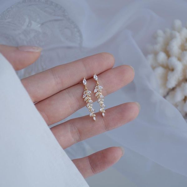 stud shiny side accessories crystal leaves earrings for women fashion jewelry cute small elegant zirconia, Golden;silver
stud shiny side accessories crystal leaves earrings for women fashion jewelry cute small elegant zirconia, Golden;silver