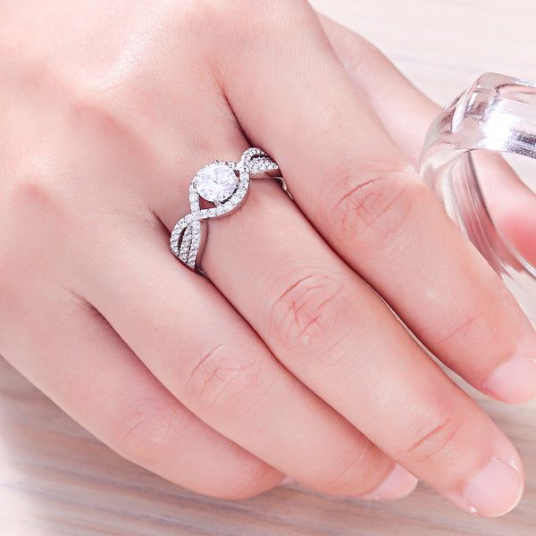 fashion tonglin e-commerce selling product 925 sterling silver ring womens european and american simple inlaid stone simulation diamond
fashion tonglin e-commerce selling product 925 sterling silver ring womens european and american simple inlaid stone simulation diamond