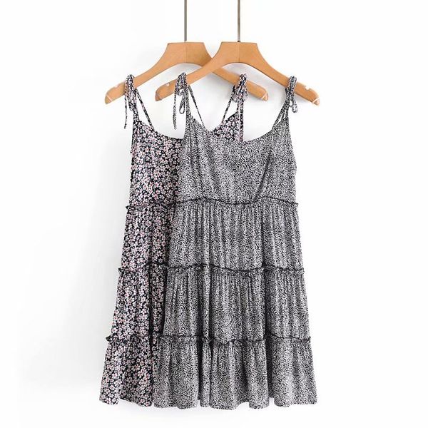 2021 new women patchwork strap dresses 2021 fashion ladies floral print vestidos streetwear female cascading ruffles dress copg, Black;gray
2021 new women patchwork strap dresses 2021 fashion ladies floral print vestidos streetwear female cascading ruffles dress copg, Black;gray