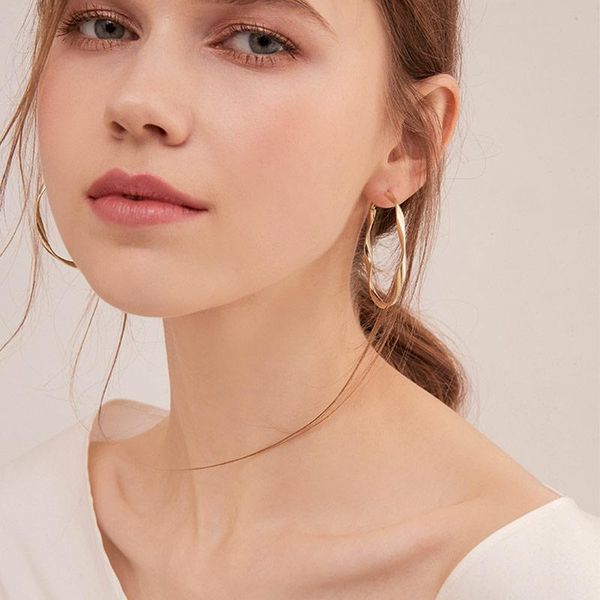 hoop & huggie simple smooth golden color metal earrings fashion big circle hoops statement for women party 2021 trendy jewelry, Golden;silver
hoop & huggie simple smooth golden color metal earrings fashion big circle hoops statement for women party 2021 trendy jewelry, Golden;silver