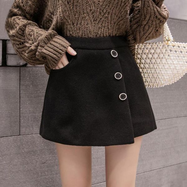 woolen shorts women 2020 autumn winter irregular warm shorts skirts streetwear single breasted office ladies short mujer, White;black
woolen shorts women 2020 autumn winter irregular warm shorts skirts streetwear single breasted office ladies short mujer, White;black