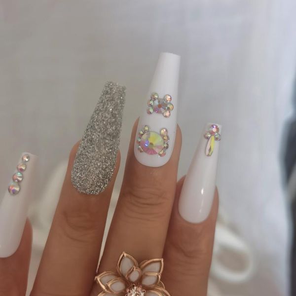 24pcs the latest luxury jewelry long ballet coffin fake nails crystal diamond white, Red;gold
24pcs the latest luxury jewelry long ballet coffin fake nails crystal diamond white, Red;gold