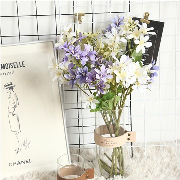 2 branch cute silk daisy artificial decorative flower wedding flower wedding holding road lead table decoration
2 branch cute silk daisy artificial decorative flower wedding flower wedding holding road lead table decoration