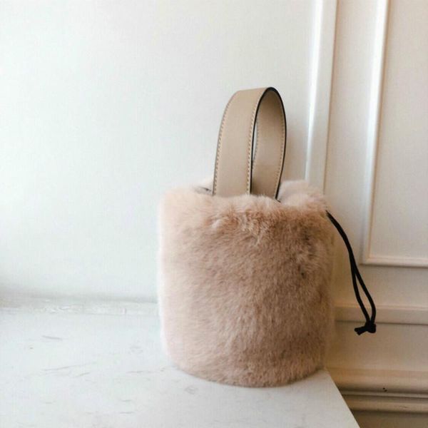 2020 autumn and winter new mouth bucket bag plush bag net red one-shoulder messenger
2020 autumn and winter new mouth bucket bag plush bag net red one-shoulder messenger