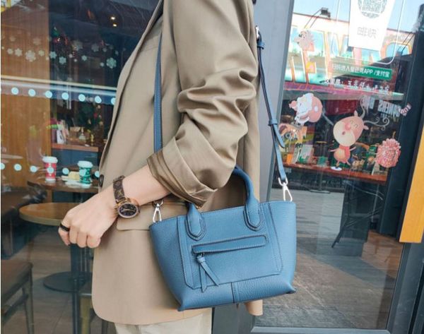 women new leather totes super good touch medium handbags multi pockets large volume versatile shoulder bags cost prices on sale
women new leather totes super good touch medium handbags multi pockets large volume versatile shoulder bags cost prices on sale