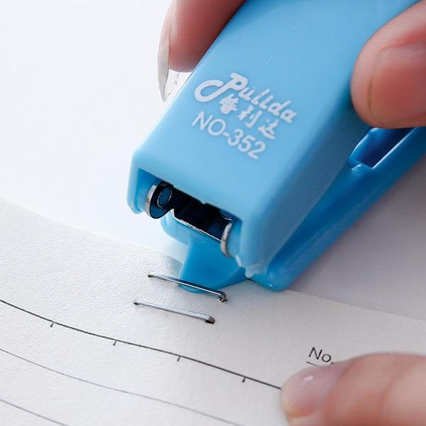 manious mini stapler с скобами 2 12 листов 80g копирования бумаги полезный мини-степлер для студенческого офиса, привязки канцелярских товар
manious mini stapler с скобами 2 12 листов 80g копирования бумаги полезный мини-степлер для студенческого офиса, привязки канцелярских товар