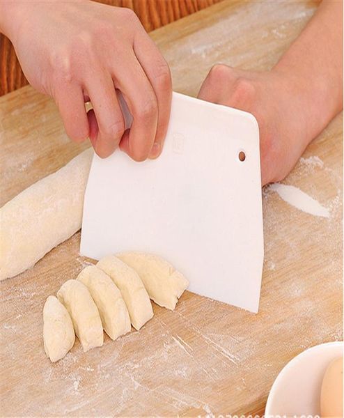 высокое качество 1 шт. diy выпечки скребок масляный нож пластиковый торт тесто резак кухонные выпечки инструменты небольшое размер бесплатна
высокое качество 1 шт. diy выпечки скребок масляный нож пластиковый торт тесто резак кухонные выпечки инструменты небольшое размер бесплатна