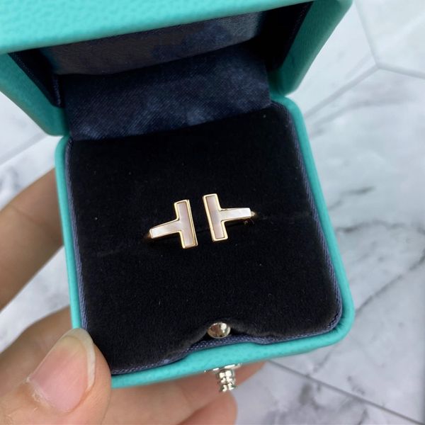 2020 new ring v gold rose gold ring inlaid with white mother-of-pearl fashion joker delivery, Golden;silver
2020 new ring v gold rose gold ring inlaid with white mother-of-pearl fashion joker delivery, Golden;silver