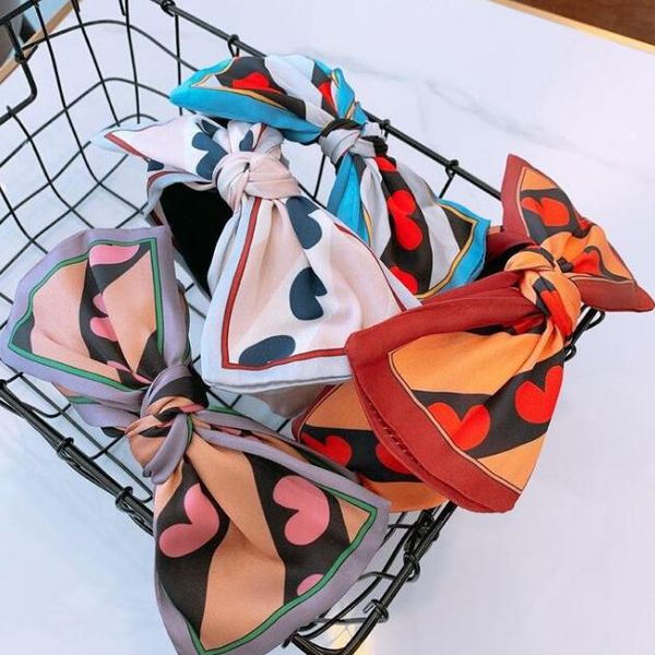 korea classics wide-edge bow hair hoop women temperament charm love print head hoop lady fashion silk hair accessories 4 colors, Black;brown
korea classics wide-edge bow hair hoop women temperament charm love print head hoop lady fashion silk hair accessories 4 colors, Black;brown