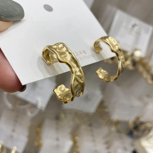 2020 new vintage trendy cold wind metal hoop earrings for women girl daily irregular accessories, Golden;silver
2020 new vintage trendy cold wind metal hoop earrings for women girl daily irregular accessories, Golden;silver