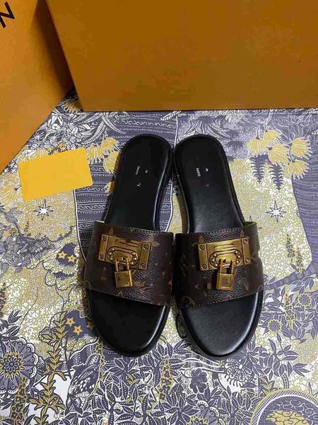 2021 fashion lady slippers, designer fashion lady sandals slippers, wholesalers+box, Black
2021 fashion lady slippers, designer fashion lady sandals slippers, wholesalers+box, Black
