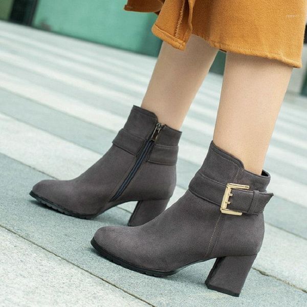 2020 flock faux suede round toe block high heels shoes woman winter fall fleece warm boots for women classic botas de mujer1, Black
2020 flock faux suede round toe block high heels shoes woman winter fall fleece warm boots for women classic botas de mujer1, Black