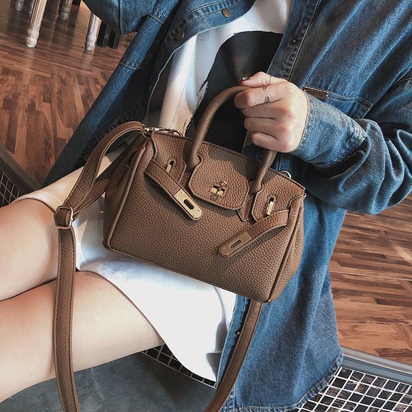 женская сумка 2020 новый личи шаблон крылья birkin сумка мода сумка bai соответствует защелке
женская сумка 2020 новый личи шаблон крылья birkin сумка мода сумка bai соответствует защелке
