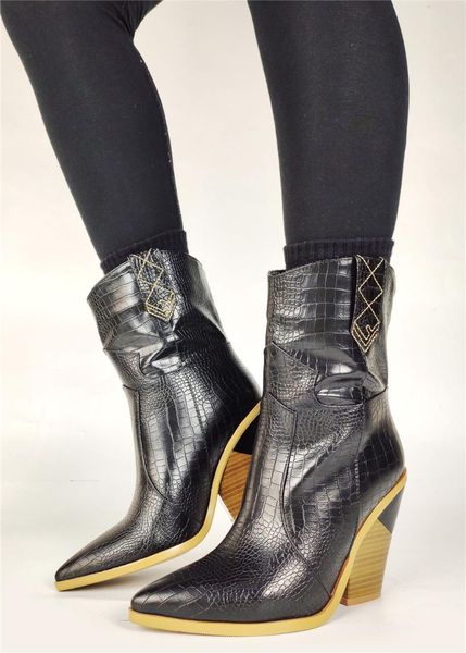 boots 2021 brand plus size 46 great quality high heels slip on vintage western women black shoes female
boots 2021 brand plus size 46 great quality high heels slip on vintage western women black shoes female