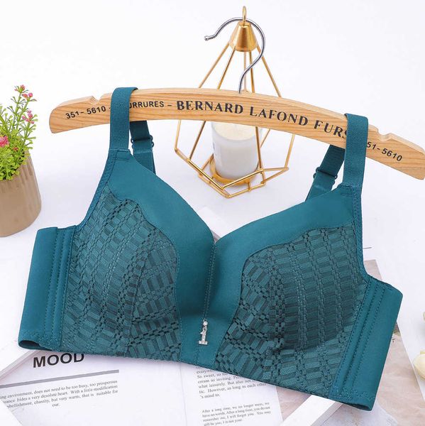 2020 new latex cotton underwear, women's small chest, thickened no steel ring bra, lace adjustable super soft bra, Red;black 
2020 new latex cotton underwear, women's small chest, thickened no steel ring bra, lace adjustable super soft bra, Red;black