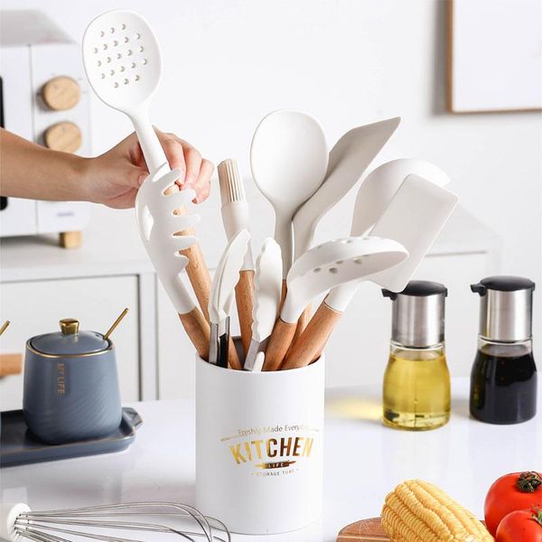 10pcs silicone cooking utensils set non stick spatula soup spoon eggbeater food clip wooden handle with storage box kitchen tool wmtldd
10pcs silicone cooking utensils set non stick spatula soup spoon eggbeater food clip wooden handle with storage box kitchen tool wmtldd