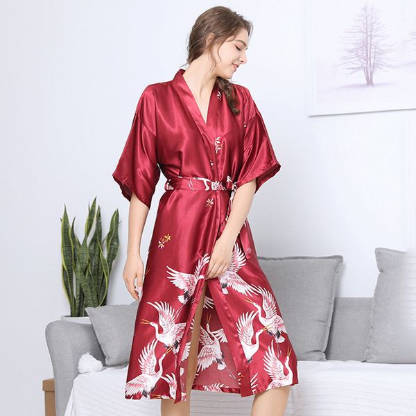 2021 new women's summer nightgown plus size silk printing female sleepwear slim nightdress v neck half sleeve with sashes nightwear 476, Black;red
2021 new women's summer nightgown plus size silk printing female sleepwear slim nightdress v neck half sleeve with sashes nightwear 476, Black;red