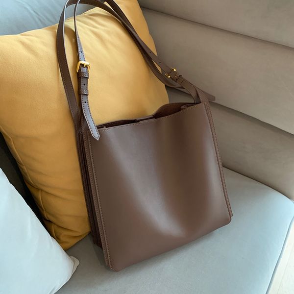 shoulder of vintage designer women simply luxury soft pockets plutonium leather messenger bags great capacity large bag totes
shoulder of vintage designer women simply luxury soft pockets plutonium leather messenger bags great capacity large bag totes