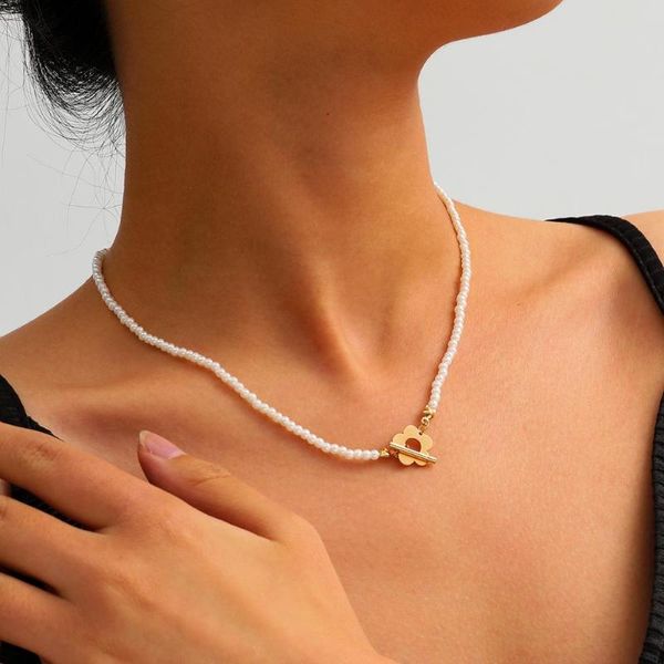 2021 new sweet little flower beaded imitation pearl clavicle chain for women switch buckle short necklace wedding party jewelry, Silver
2021 new sweet little flower beaded imitation pearl clavicle chain for women switch buckle short necklace wedding party jewelry, Silver