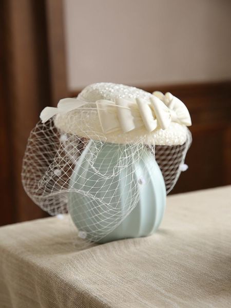 stingy brim hats 2021 wedding dress bride retro white bow lace party hat elegant women for, Blue;gray
stingy brim hats 2021 wedding dress bride retro white bow lace party hat elegant women for, Blue;gray