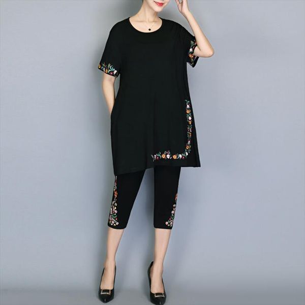 2021 new summer two piece set women black flower printed fashion tracksuit loose 2 piece pants set plus size 5xl conjunto w225, Gray
2021 new summer two piece set women black flower printed fashion tracksuit loose 2 piece pants set plus size 5xl conjunto w225, Gray
