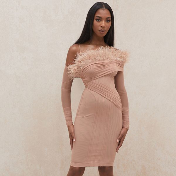new arrival 2021 of strapless women thin girdle dressed feathers elegant birthday party dress gwr2, Black;gray
new arrival 2021 of strapless women thin girdle dressed feathers elegant birthday party dress gwr2, Black;gray