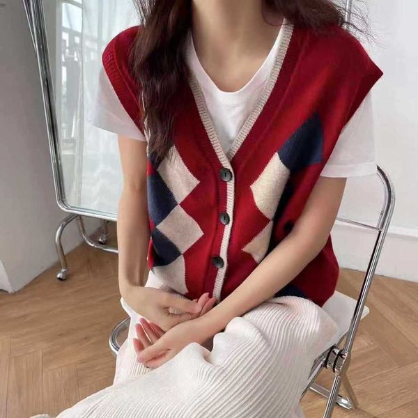 110090 women's spring new korean loose diamond lattice casual single breasted vt sweater et, Black;white
110090 women's spring new korean loose diamond lattice casual single breasted vt sweater et, Black;white