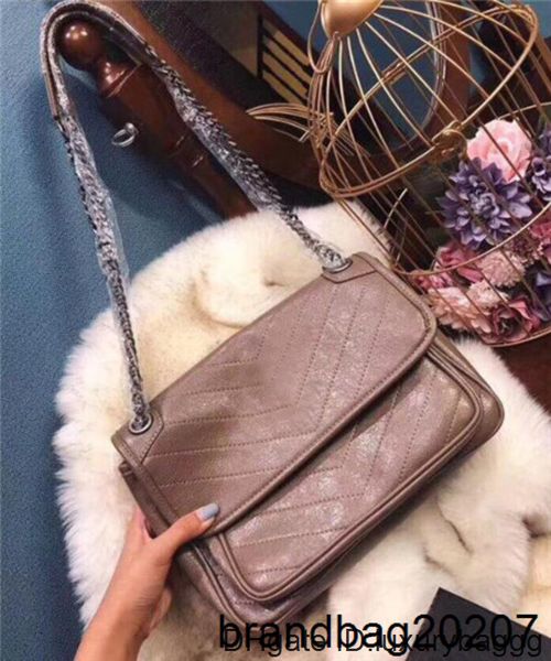 high classic women quality v wave pattern flap chain bag oil wax real leather shoulder handbag bags crossbody purse messenger ba
high classic women quality v wave pattern flap chain bag oil wax real leather shoulder handbag bags crossbody purse messenger ba