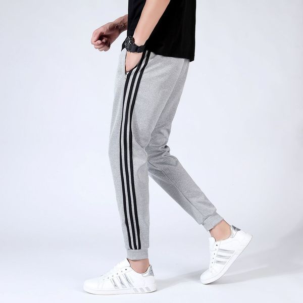 youth sports leisure three bar nine point student running small foot guard spring and autumn necked pants, Black
youth sports leisure three bar nine point student running small foot guard spring and autumn necked pants, Black