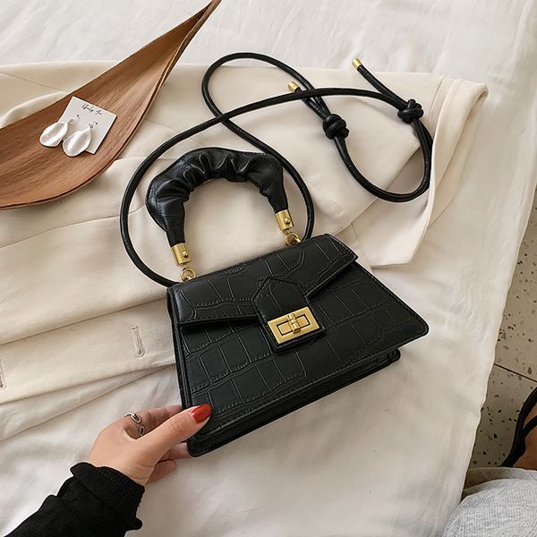 summer new ladies shoulder casual handbag solid color female messenger mobile phone bag wallet, Red;black
summer new ladies shoulder casual handbag solid color female messenger mobile phone bag wallet, Red;black